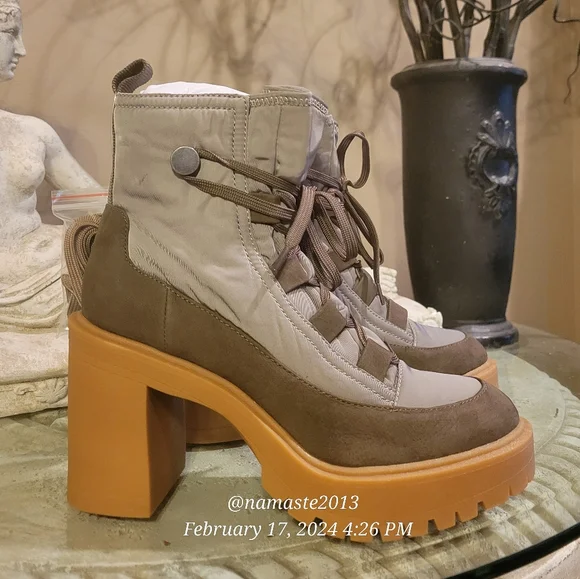 Dolce Vita Celida Ankle Heeled Combat Hiking Moto Boot Lug Sole Leather #727 - Picture 12 of 17